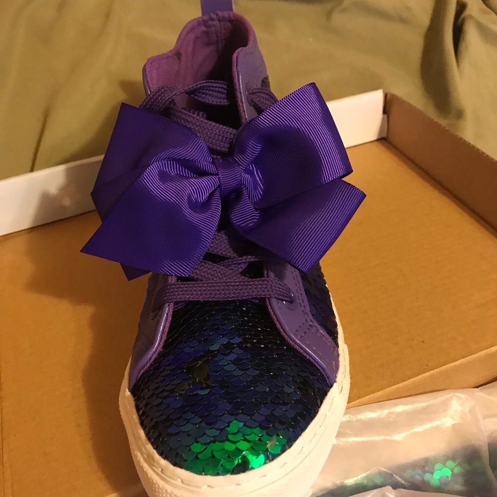 Girl shoes